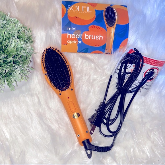 Soleil Mini Heat Brush NEWApricot$150